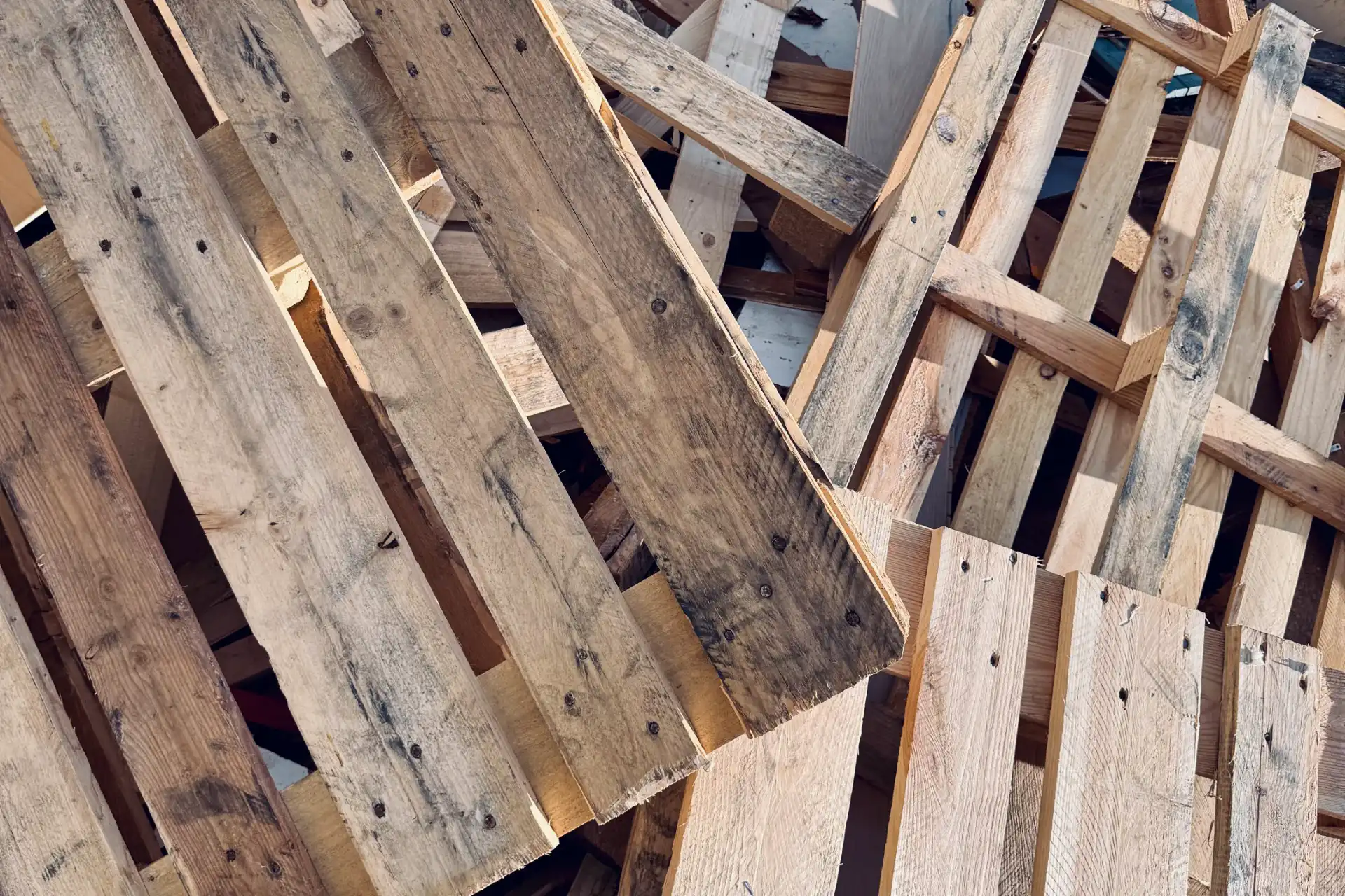 holzkontor-preussen-altholz-holzpaletten Holzkontor Preussen Altholz Holzpaletten